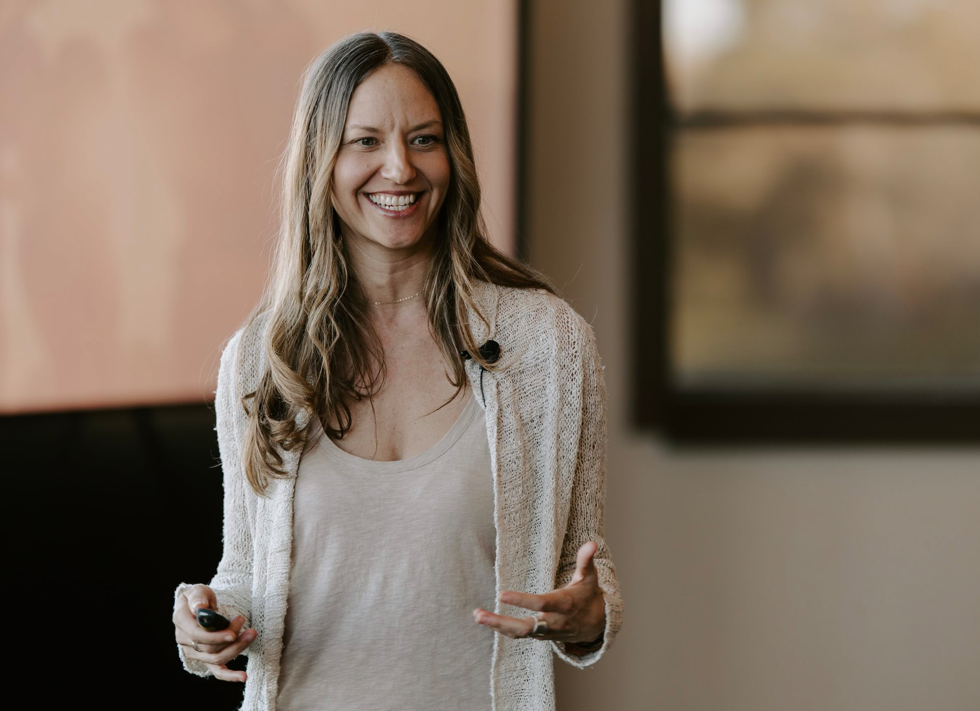 Lisa Kalfus speaking to a room at a Nova event